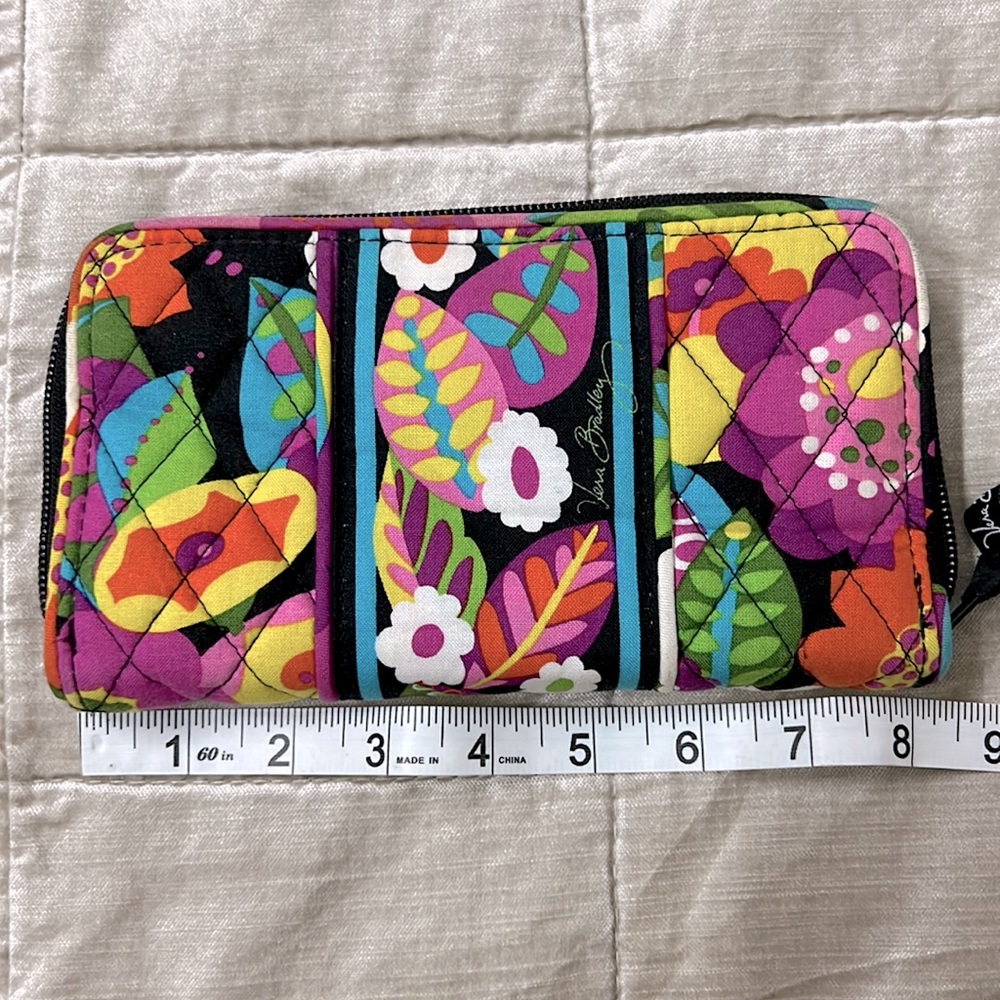 NWOT Va Va Bloom Wallet.